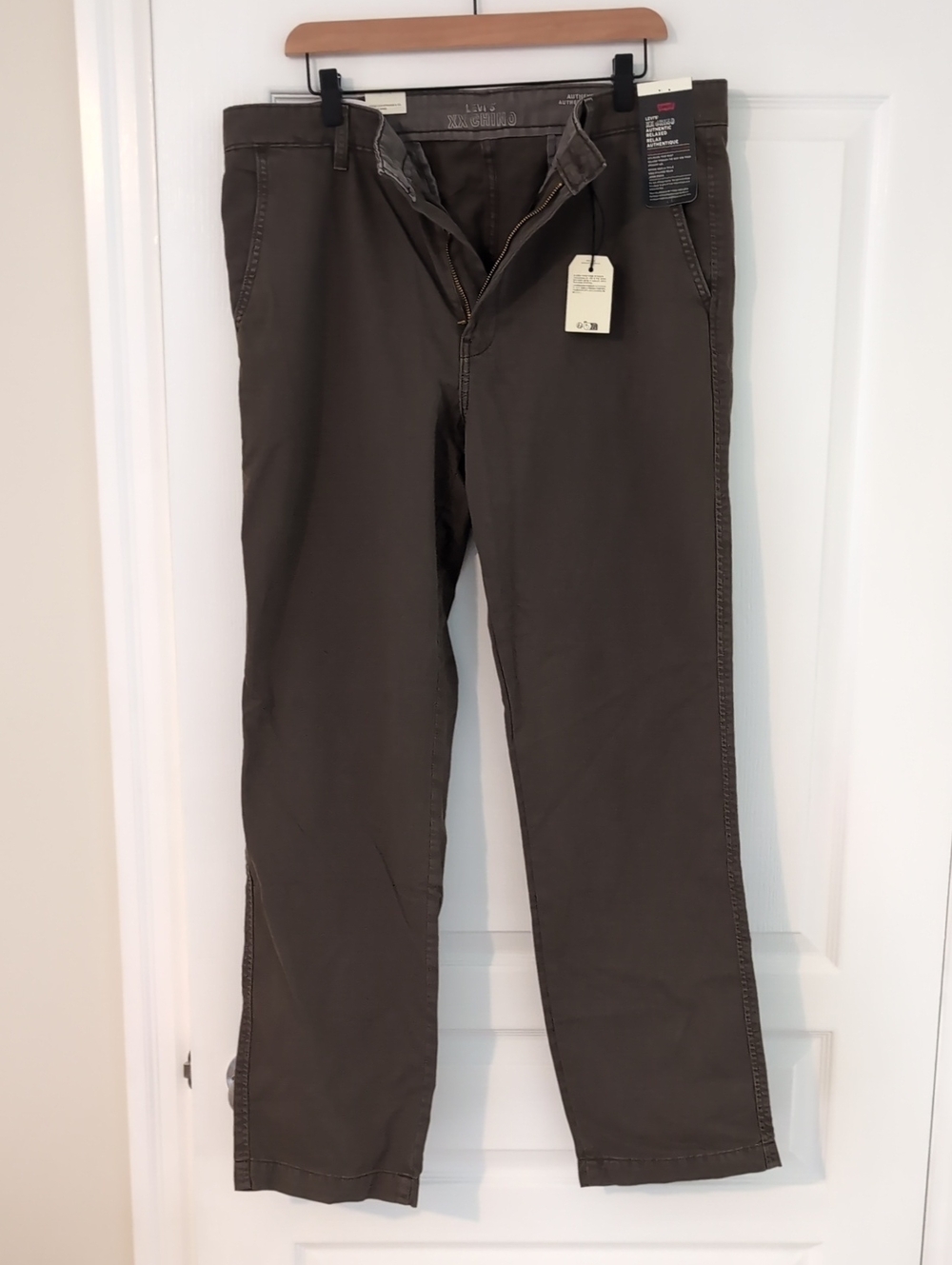 Levi's XX Chino Relaxed Fit Chinos in Brown 34x34